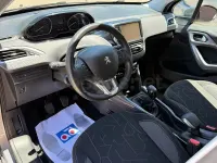 Usado Peugeot 2008 Active 100 CV (73 kW) 2016 Gris / plata SUV