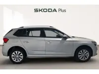 Usado Skoda Kamiq Ambition 110 CV (80 kW) 2021 Gris plata SUV