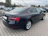 usado Skoda Superb Lim 2.0 TDI DSG Premium Edition 4x4 Leder