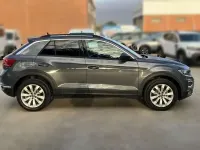 Usado VW T-Roc Advance 116 CV (85 kW) 2021 Gris SUV