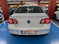 Usado VW Passat Advance 115 CV (84 kW) 2006 Blanco Berlina