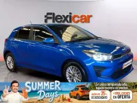 Usado Kia Rio 84 CV (61 kW) 2023 Azul Utilitario