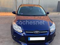 Usado Ford Focus Trend 125 CV (91 kW) 2014 Azul Berlina