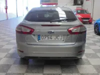 Usado Ford Mondeo Titanium 140 CV (102 kW) 2015 Gris / plata Berlina