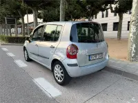 Usado Renault Modus Expression 80 CV (58 kW) 2005 Gris / plata Monovolumen