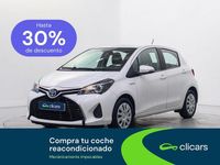 Usado Toyota Yaris Hybrid Active 100 CV (73 kW) 2016 Blanco Berlina