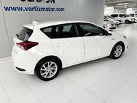 Usado Toyota Auris Hybrid Active 136 CV (100 kW) 2018 Blanco Berlina