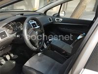 Usado Peugeot 307 90 CV (66 kW) 2006 Gris / plata Berlina