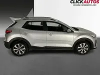 Usado Kia Stonic 84 CV (61 kW) 2024 Negro SUV
