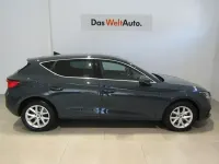Usado Seat Leon Style 116 CV (85 kW) 2025 Azul Berlina