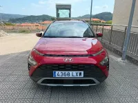 Usado Hyundai Bayon 100 CV (73 kW) 2022 Granate SUV