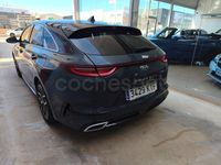 Usado Kia ProCeed GT-Line 120 CV (88 kW) 2019 Gris / plata Familiar