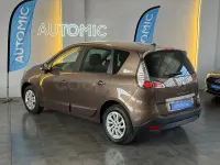 Usado Renault Scénic LIMITED 115 CV (84 kW) 2016 Marrón Monovolumen