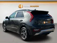Usado Kia Niro 141 CV (103 kW) 2022 Gris / plata SUV