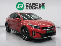 Usado Kia XCeed 120 CV (88 kW) 2023 Granate SUV