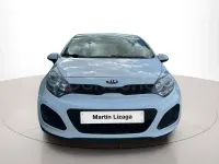 Usado Kia Rio 85 CV (62 kW) 2014 Blanco Berlina