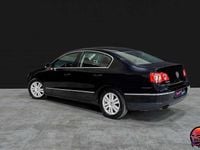 Usado VW Passat Highline 160 CV (117 kW) 2008 Negro Berlina