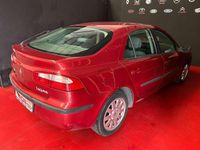 Usado Renault Laguna II Dynamique 120 CV (88 kW) 2004 Granate Berlina