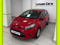 Usado Ford Fiesta Titanium 95 CV (69 kW) 2010 Rojo Berlina