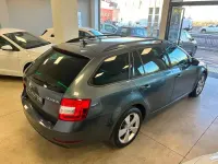 Usado Skoda Octavia Ambition 150 CV (110 kW) 2019 Gris Familiar