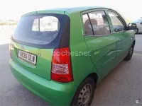 Usado Kia Picanto LX 61 CV (44 kW) 2005 Verde Utilitario