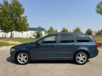 Usado Volvo V50 Momentum 136 CV (100 kW) 2008 Azul Familiar