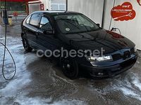 Usado Seat Leon Sport 105 CV (77 kW) 2001 Negro Utilitario