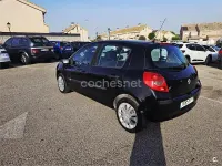 Usado Renault Clio II Dynamique 75 CV (55 kW) 2006 Negro Berlina
