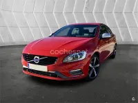 Usado Volvo S60 R-Design Momentum 150 CV (110 kW) 2018 Rojo Berlina