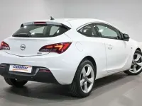 Usado Opel Astra GTC Sportive 131 CV (96 kW) 2014 Blanco Berlina