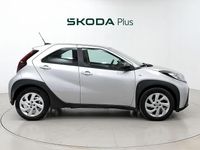 Usado Toyota Aygo X Play 72 CV (52 kW) 2024 Gris SUV