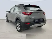 Usado Kia Stonic 100 CV (73 kW) 2025 Gris SUV