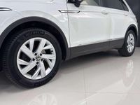 Usado VW Tiguan Life 150 HP (110 kW) 2022 Branco SUV