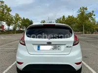 Usado Ford Fiesta Trend 82 CV (60 kW) 2016 Blanco Utilitario
