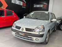 Usado Renault Clio II Dynamique 98 CV (72 kW) 2001 Gris / plata Berlina