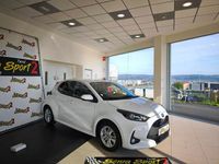 Usado Toyota Yaris Hybrid Business Edition 116 CV (85 kW) 2022 Blanco Berlina