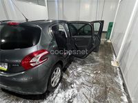 Usado Peugeot 208 Access 82 CV (60 kW) 2014 Gris / plata Utilitario
