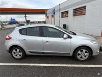 Usado Renault Mégane Dynamique 110 CV (80 kW) 2011 Gris / plata Berlina