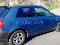 Usado Audi A3 Ambition 110 CV (80 kW) 2002 Azul Utilitario