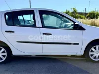 Usado Renault Clio IV Authentique 75 CV (55 kW) 2013 Blanco Berlina