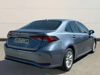 Usado Toyota Corolla Active 122 CV (89 kW) 2022 Gris Berlina
