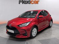 Usado Toyota Yaris Hybrid Active 116 CV (85 kW) 2023 Rojo Utilitario
