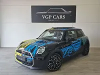 Usado Mini Cooper Favoured 204 CV (150 kW) 2024 Negro Utilitario