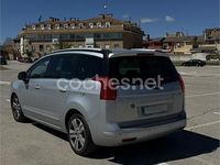 Usado Peugeot 5008 112 CV (82 kW) 2012 Gris / plata Monovolumen