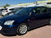 Usado Toyota Avensis Sol 129 CV (94 kW) 2004 Azul Berlina