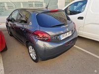 Usado Peugeot 208 Active 82 CV (60 kW) 2015 Gris / plata Utilitario
