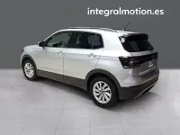 Usado VW T-Cross Advance 110 CV (80 kW) 2023 Gris SUV