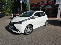 Usado Toyota Aygo X-cite 72 CV (52 kW) 2018 Blanco Utilitario