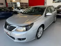 Usado Renault Latitude Privilege 150 CV (110 kW) 2011 Gris Berlina