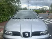 Usado Seat Leon 110 CV (80 kW) 2000 Gris / plata Utilitario